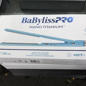 NWT Babyliss Pro Nano Titanium Flat Iron
